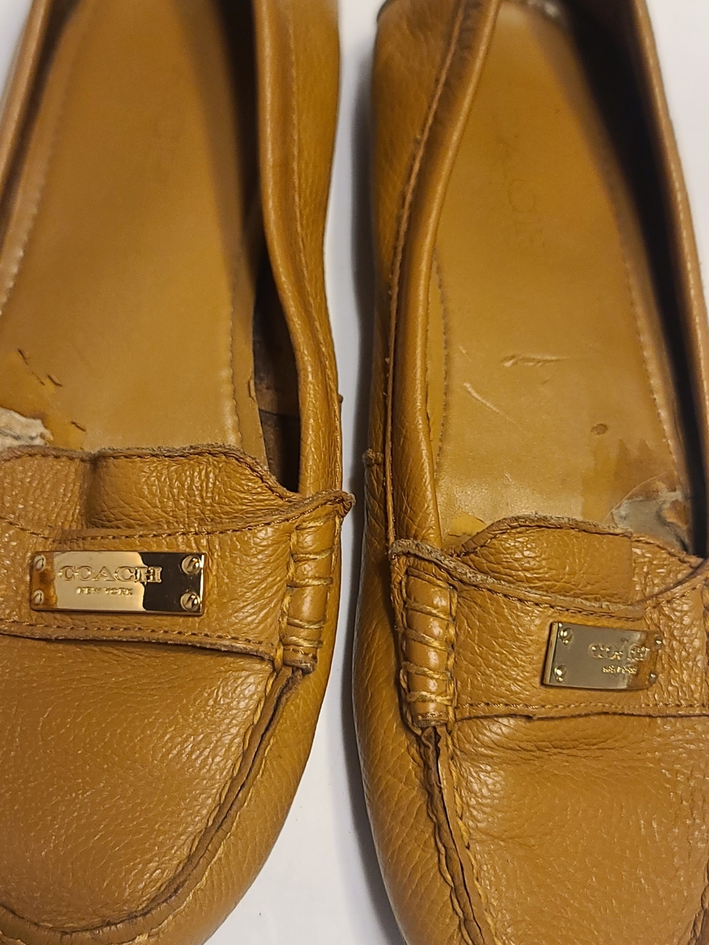 Coach Woman  Tan Leather Penny Loafers